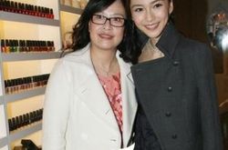 baby杨颖的母亲漂亮吗 美满爱情竟然从K歌开始 