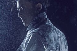 韩庚一个人久了累了 遭受不公待遇而解约 