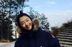 周冬雨微博晒素颜照 皮肤细腻惹人爱 