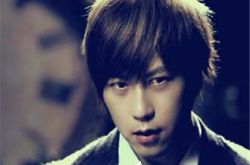 歌手阿信现任女朋友陈薇吗？ 前女友曝：遭其长期折磨想跳楼 