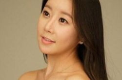 盘点许娜京的全部电影 走红毯意外摔倒引来目光 