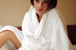 艾莉婕图片吸人眼球 近日宣布复出引轰动 