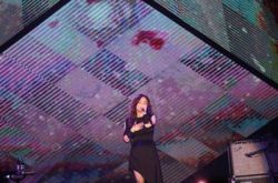 徐佳莹年龄小香港开个唱座无虚席  北京场门票几近售罄 