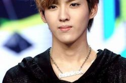 吴亦凡没整容的样子被扒出 差距惊人男神原来那么丑 