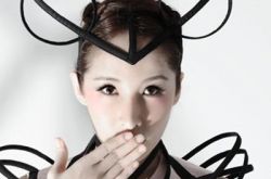 阳光果冻萧亚轩MV大放送 饱含感情友情出演 