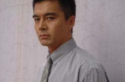 网扒许亚军个人资料身高 军哥《太太万岁》下跪闫妮献权杖 