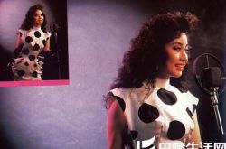 徐小凤经典老歌致敬天下妈妈 母亲节北京献唱 