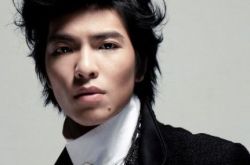 萧敬腾同名专辑称霸两大销量榜 成了名副其实的人气王 