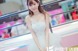 小林志玲陈潇网络走红 长相甜美身材傲人 