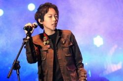 王菲女儿窦靖童爸爸是谁 小小年纪已经出了个人专辑 