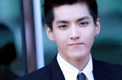 男神吴亦凡警告爆料女小心点 女方曝亲密聊天记录 