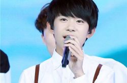 易烊千玺的家庭人员有哪些？ 其竟是普通家境并非富二代 