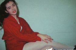 王祖贤铅笔美腿 48岁仍美的像少女 