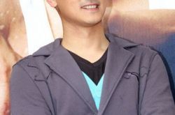 演员林佑威微博公布已离婚 公司透露离婚与第三者有关 