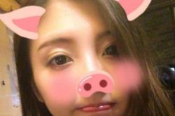 王思聪新欢似如花抠鼻趣图 要嫁就嫁马来版国民老公 