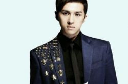 vixx的成员李宰焕腹肌完美 其可爱担当又不失真男人气质 