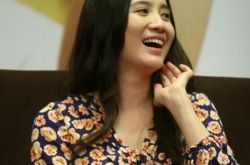 小宋佳生活照图片清新秀丽 小佳荧屏再现时代女性 