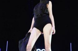 水原希子最新照片招来骂声 网友吐槽身材走样 