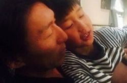 白百何的儿子图片被曝 长相像极了父亲陈羽凡 