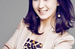 闫学晶的儿子图片公开 欲进演艺圈发展其事业 