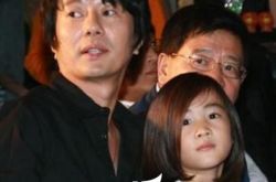 爸爸回来了郑钧女儿亮相 揭秘为何不在自己身边内幕 