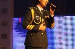 李双江长子李贺现身探望 详说“星二代”命运 