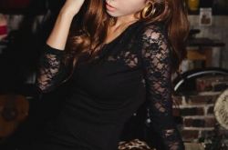 性感蕾丝林允儿舞蹈秀钢管舞 大胆透视装展性感魅力 