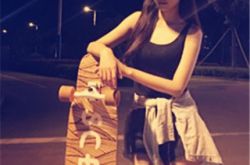 沈梦辰深夜滑板秀引围观 掌控央视《开门大吉》第二现场 