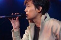 张信哲小木马歌词 情歌王子助阵“奇迹演唱会” 