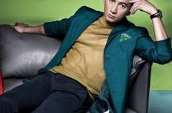 吴奇隆微博上骂刘诗诗粉丝点赞 回应手滑遭吐槽 