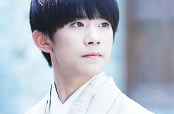 易烊千玺的弟弟叫什么名字　照片曝光网友大呼萌翻了 