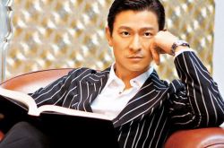 天王刘德华照片被盗用 他竟然片场吃苦亲身上阵 