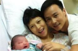 近日流出保剑锋儿女照 网友夸其新手奶爸却游刃有余 