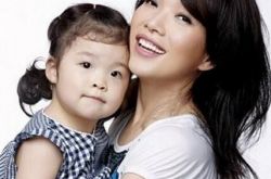 女神陈明的女儿几岁 扮可爱“天使”惹人爱 