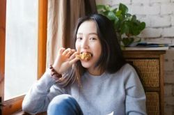 揭秘武大校花吴倩的家庭成员 被曝其后台过硬系黑社会 