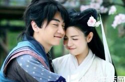 陈晓陈妍希婚纱照曝光 很有夫妻相一看就是一家子 