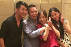 赵薇老公黄有龙有个儿子 其前妻身份曝光 