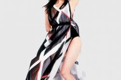 揭秘演员刘嘉玲多大年龄 今日参加《我来了》激动献吻 