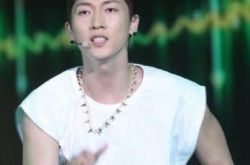 走进韩国舞王张佑赫 近日做客节目回应复出可能性 