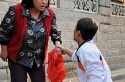 传言李菁菁儿子是收养的 揭秘她与张金华离婚内幕 