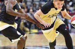 蒋劲夫篮球偶像是谁？ 吴亦凡鹿晗谁才是娱乐圈的篮球明星 