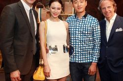 网晒佟大为一家的生活照片 大秀一家三口甜蜜温馨照 