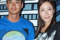 罗仲谦杨怡图片放闪秀恩爱挑选喜饼 计划下年生宝宝 