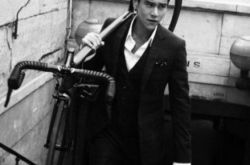 彭于晏西装写真时尚大片曝光 苦追了7年就是为了能娶到她 