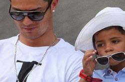 球星c罗的儿子是亲生的吗 1千万封口费孩子妈妈不为所知 