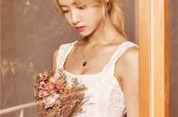 女神林允儿照片美艳十足 修长美腿吸人眼球 