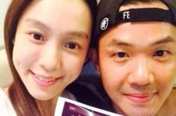 范玮琪短裙长腿露出性感 甜美酒窝引人痴 