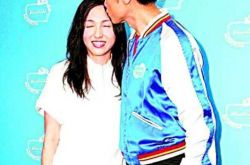 古巨基庆结婚周年肉麻示爱催人泪下 光棍节结婚终极虐狗 