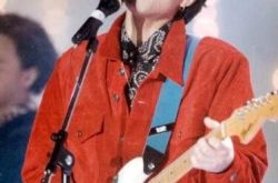 黄家驹的歌怎么学？ 黄贯中发微博纪念好兄弟 