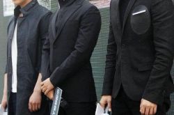 邓超和黄晓明谁更有钱 揭二人之间明争暗斗惊人内幕 